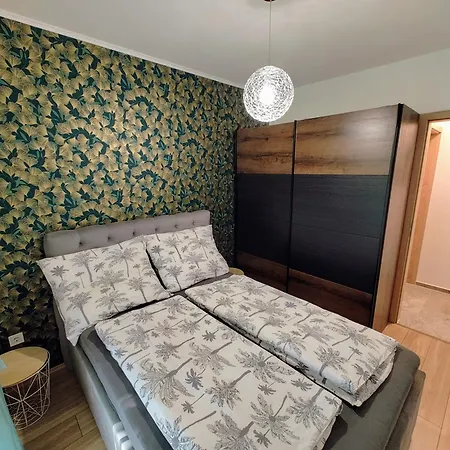 Grand 18 Apartment